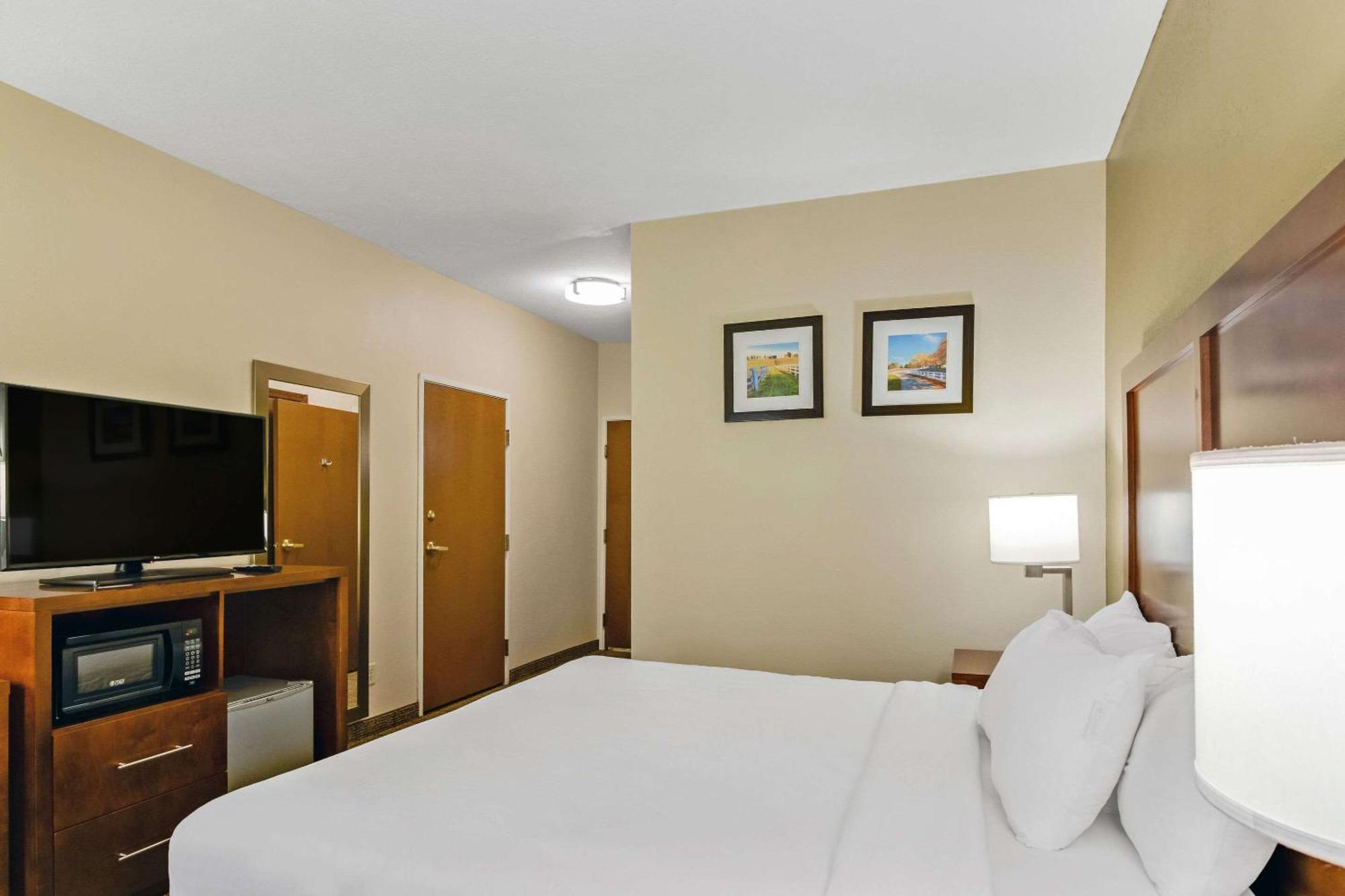Comfort Inn Henderson Exterior photo
